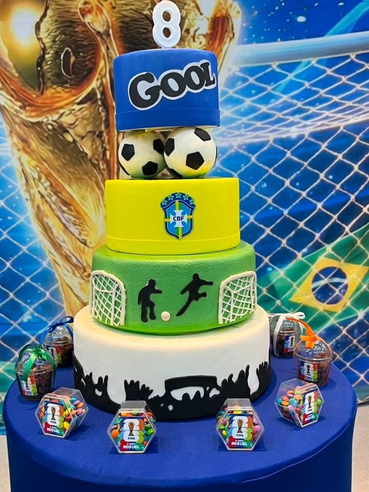 Bolo temático de futebol feito para uma festa